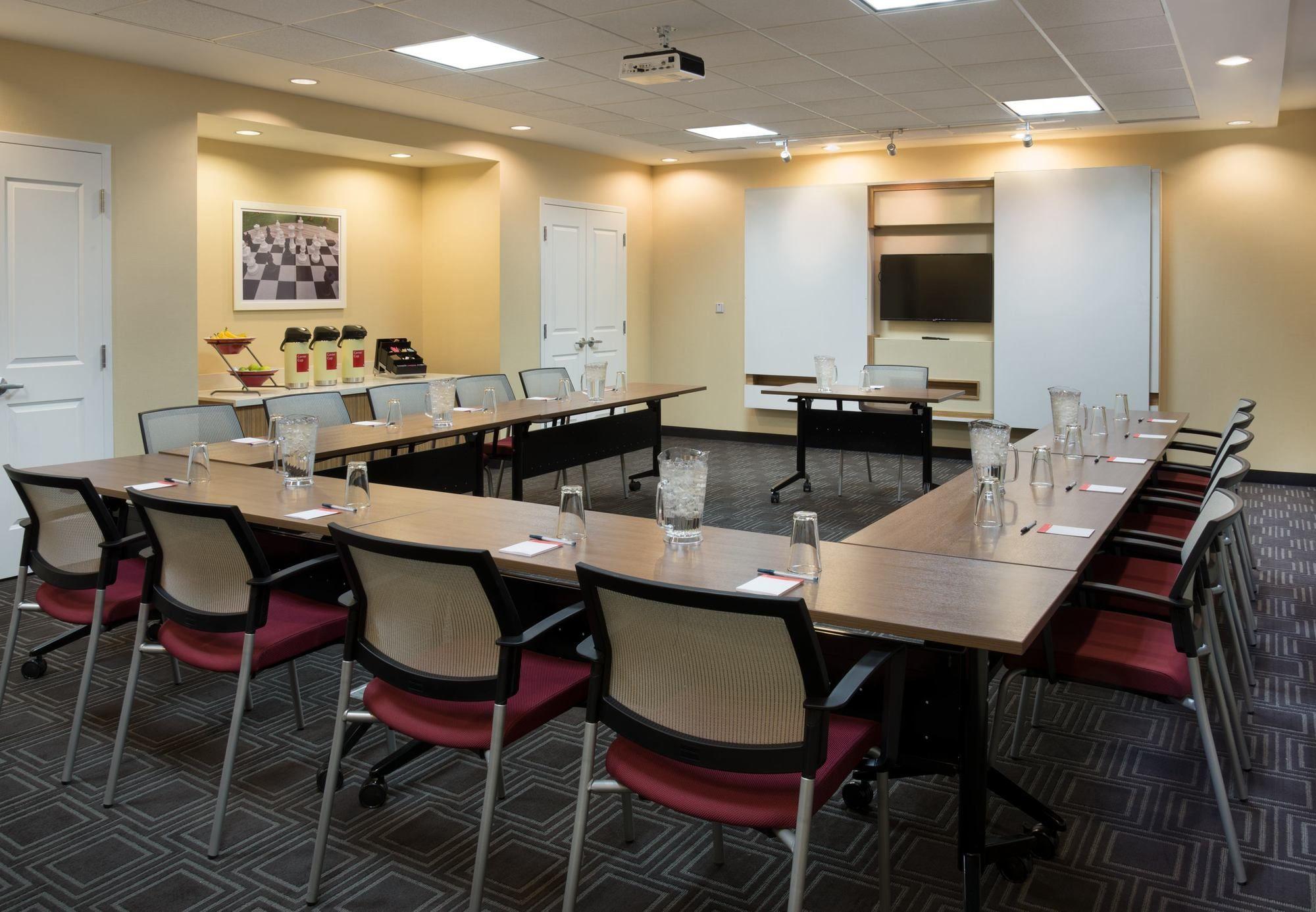 Towneplace Suites By Marriott Ottawa Kanata מראה חיצוני תמונה