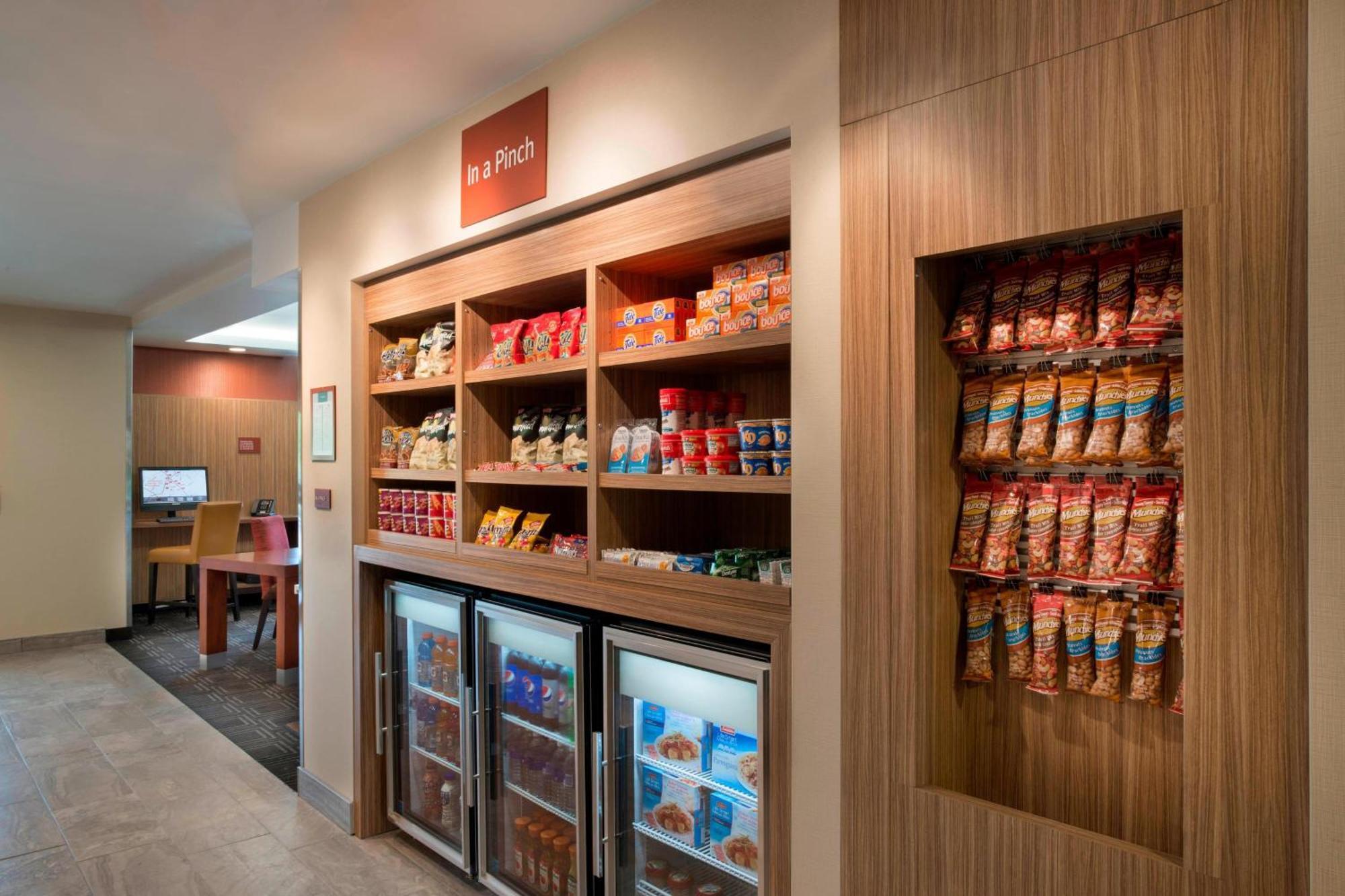 Towneplace Suites By Marriott Ottawa Kanata מראה חיצוני תמונה