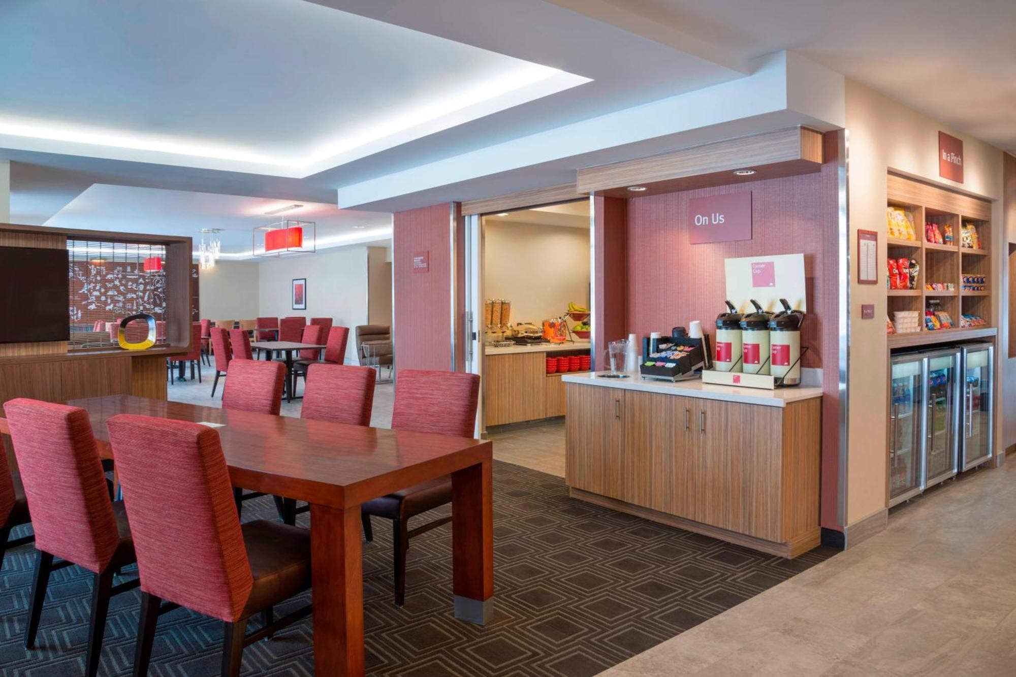 Towneplace Suites By Marriott Ottawa Kanata מראה חיצוני תמונה